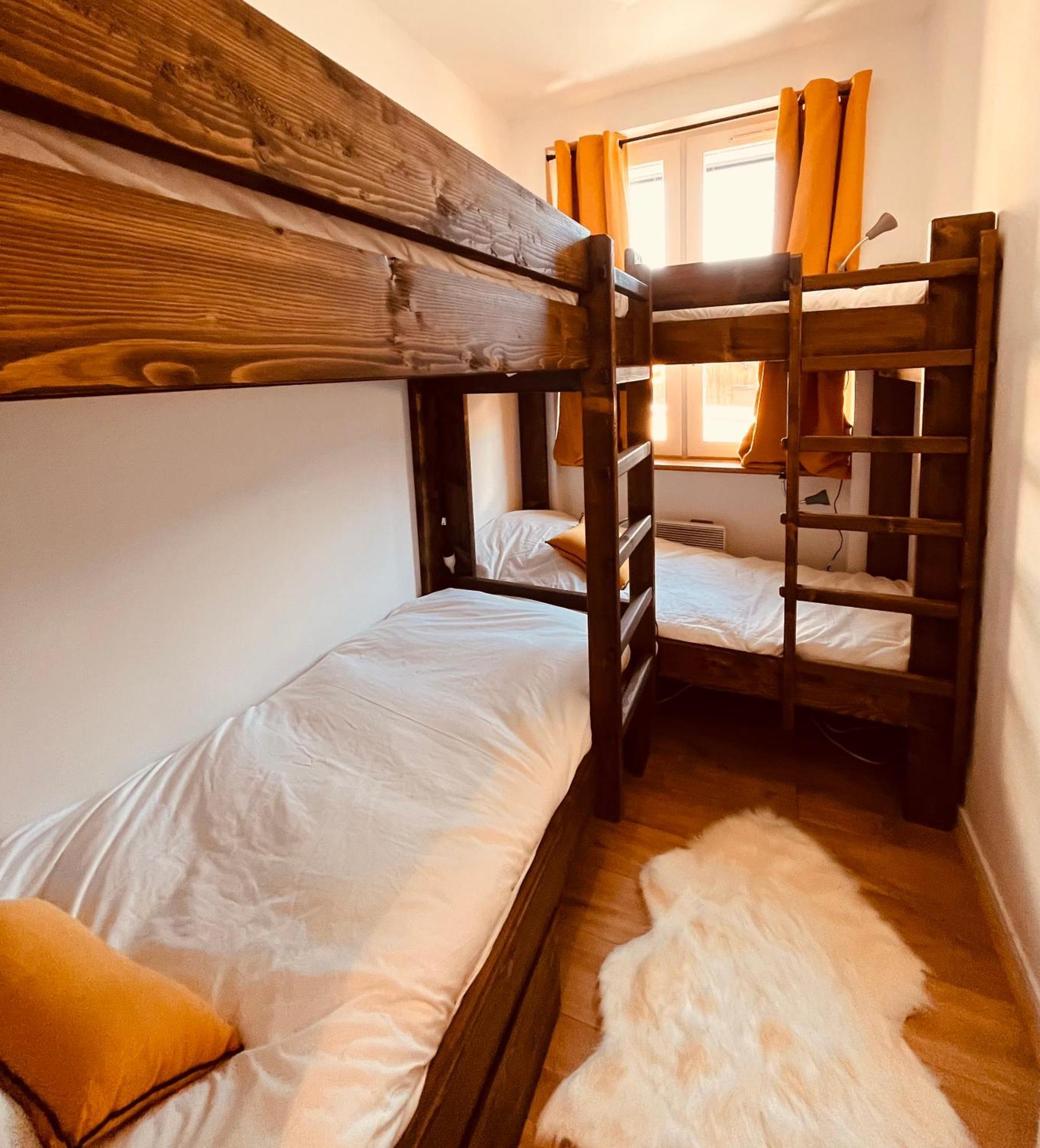 Superbe Village Apartment